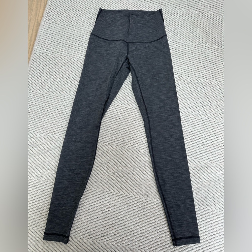 LIKE NEW Lululemon Legging Pant Size 8